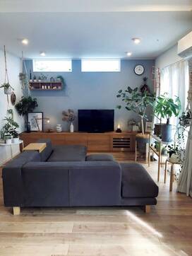 リビングがすっきりするイケアグッズ。色を絞っておしゃれに