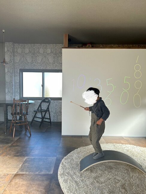 リビングからキッズスペースを見る