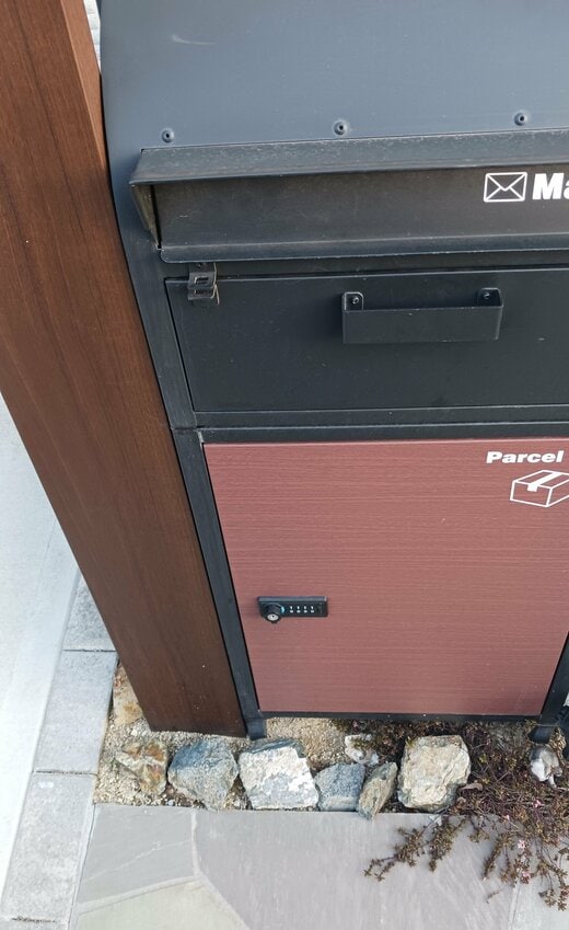 ポスト一体型の宅配ボックス