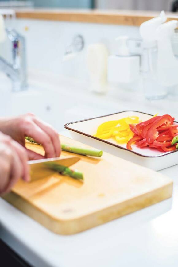 野菜を切る様子