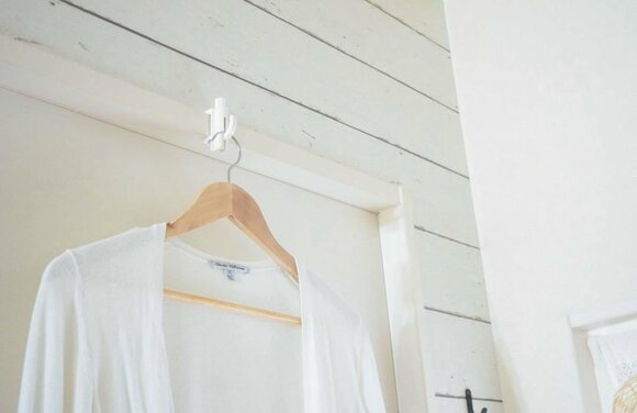 重い服もかけられる一時置きにぴったりのフック