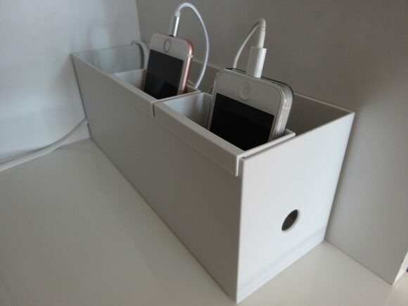 スマホ充電ステーション