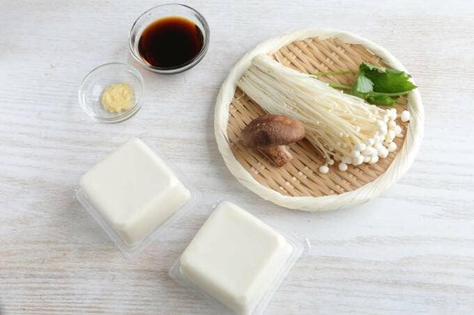 豆腐やキノコなど