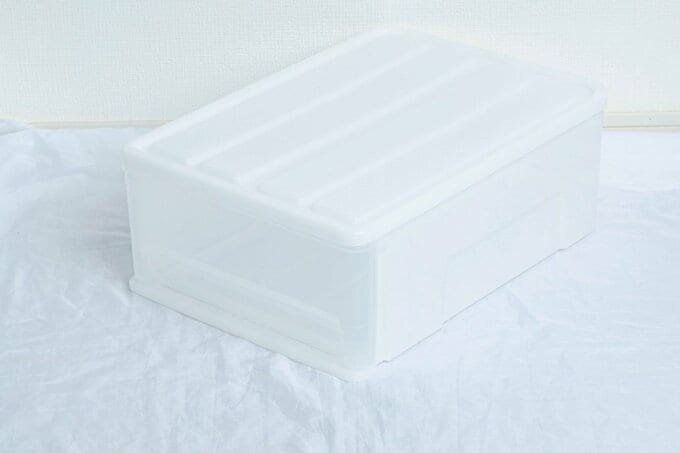 白クローゼットケース