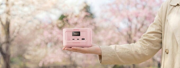 製品を手のひらにのせている