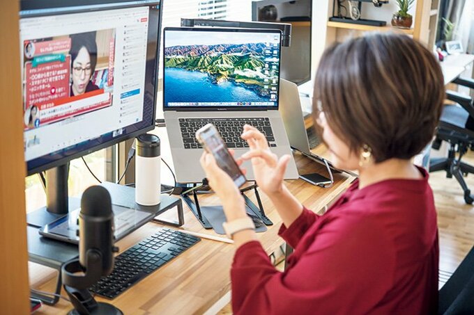 ライブ配信中の妻