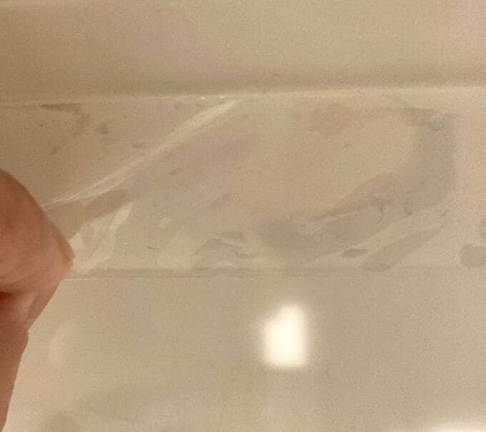 壁に魔法テープ