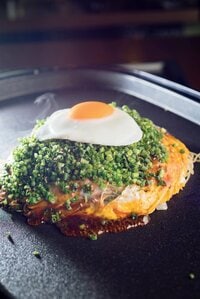 ホットプレートで広島風お好み焼き