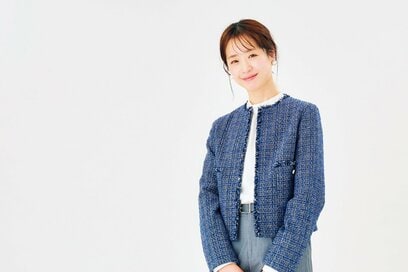 GUの1990円「スタンドカラーブラウス」で上品春コーデ。卒入学式でも普段着でも使える