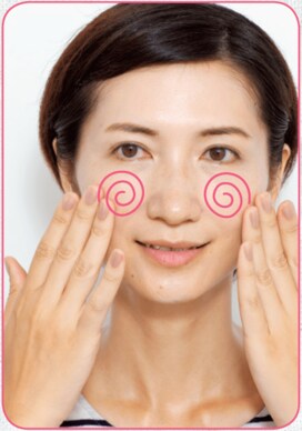 「ずっと同じファンデ」の人は要注意！老けないベースメイクのコツとは？