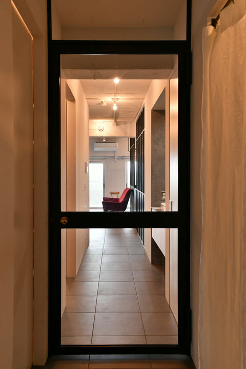 ガラスのリビングドア