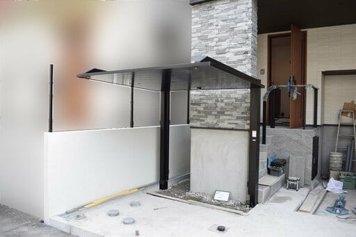 サイクルポートの設置が終了した段階