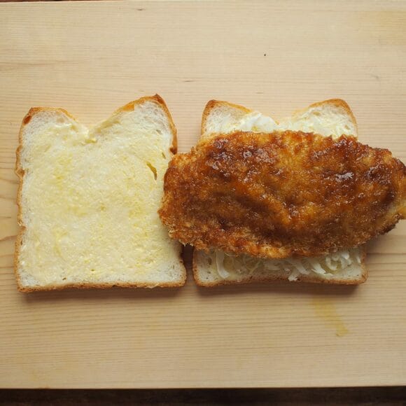 ギュッと押さえる。同様にもう2組つくる。