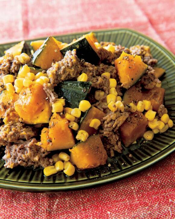 ひき肉とカボチャのコーン蒸し