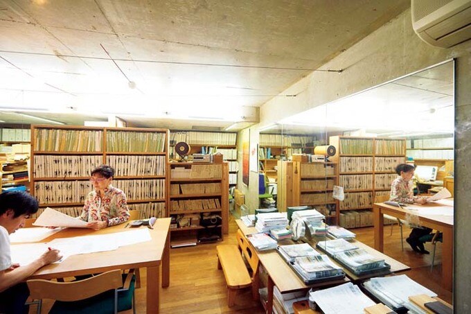 地下にある事務所