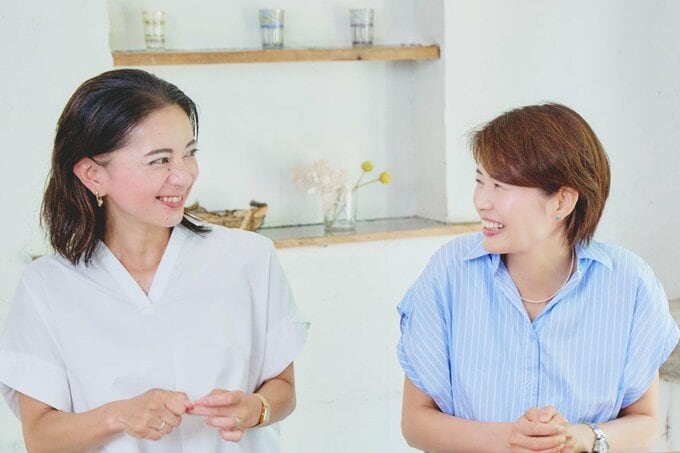 女性2人