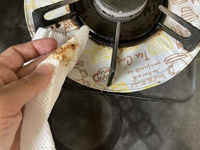 おしぼりで油汚れとり