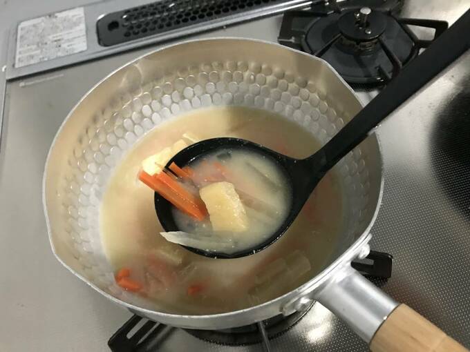 お鍋にレードル