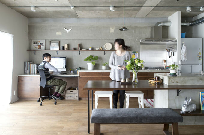 ラフ&モダンなダイニングキッチン