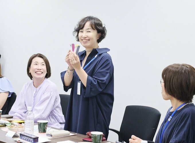 【左】さいきかよこさん(2期生)/【中央】奥田明子さん(1期生)/【右】堀中里香さん(2期生)