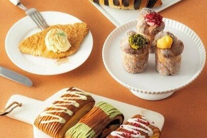 「進化系クロワッサン」は丸形やおにぎり形も。しま模様の最新型はザクザク食感！