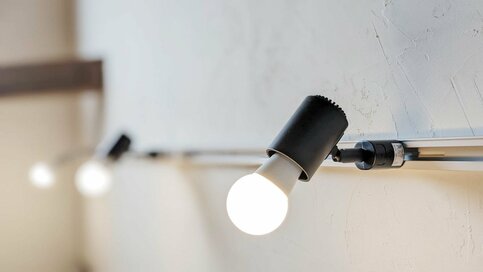 ライティングレールを採用したら大満足の家づくりに。明るさ＆位置の調整がラク