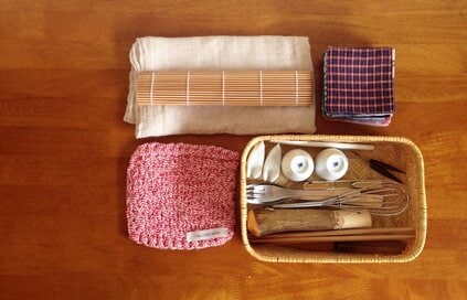 50代・団地暮らし、「いただきもの」を手放して快適さを手に入れた。処分に迷うものの大半は、捨てても困らない