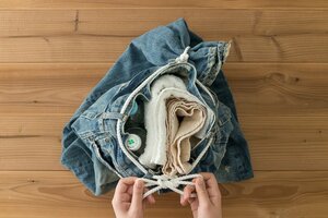 脚の部分も両肩を通し、背負って使う。