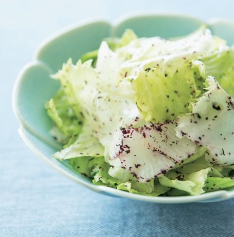 レタスとゆかりのあえ物