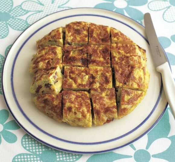 新キャベツと新ジャガの厚焼きオムレツ