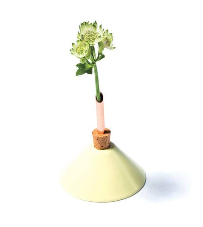 三角形の一輪挿し