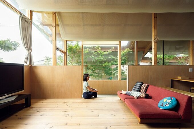 床や壁には木を使用