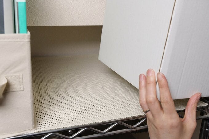 下に滑り止めシートを敷くと落下しにくい