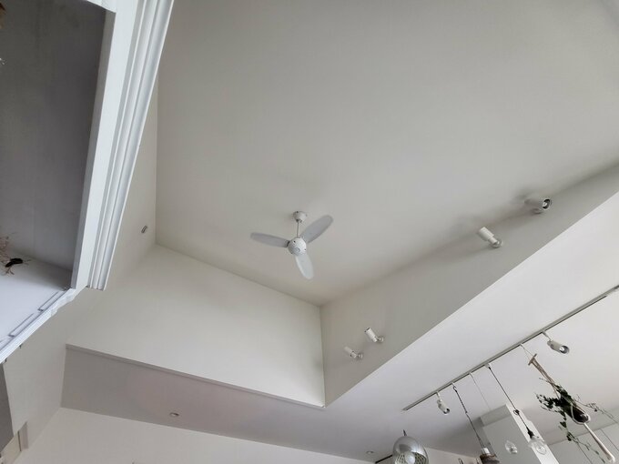 吹き抜けのシーリングファン