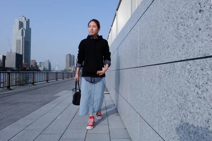 デニムとスニーカー合わせコーデ