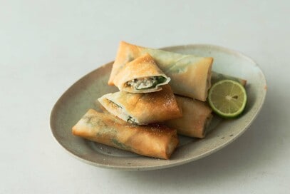豆腐を具にした「春巻き」。パリとろ食感が楽しめる＜長谷川あかりさんレシピ＞