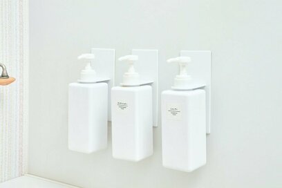 山崎実業の神アイテム6つ。「白で統一」した風呂場と洗面台が快適すぎる