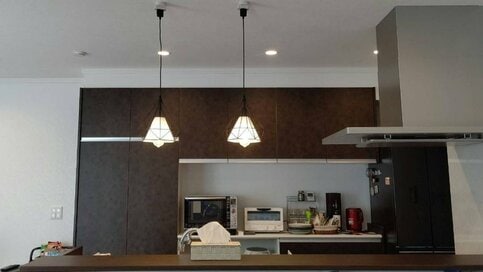 キッチンが散らかって見えない家を建てた共働き夫婦、1年半の使い勝手は？