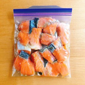 漬けて待つだけ！鮭のうま味が進化する魔法のオリーブオイルダレ