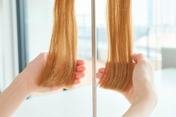 左/ヘアケア実施なし+くし通し500回、右/ヘアケア実施あり+くし通し500回