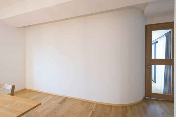 アールの漆喰壁