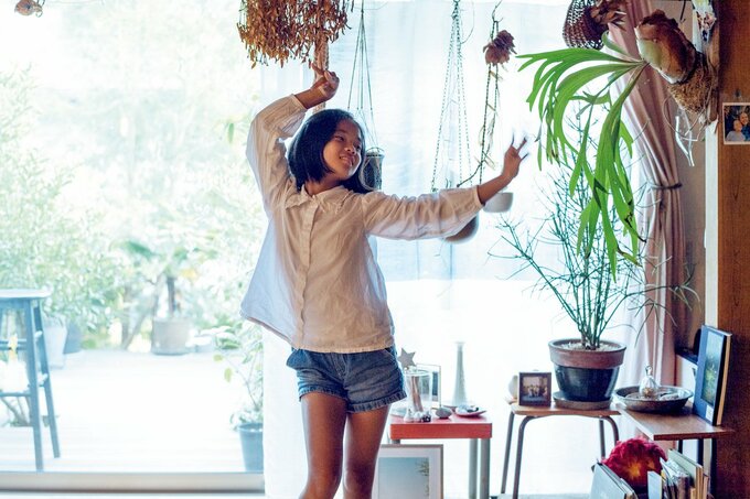 ダンスの練習をする子ども