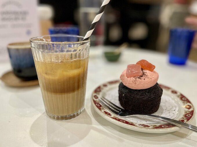 カフェ　ケーキ