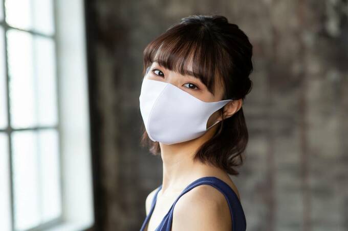 マスクをつけた女性