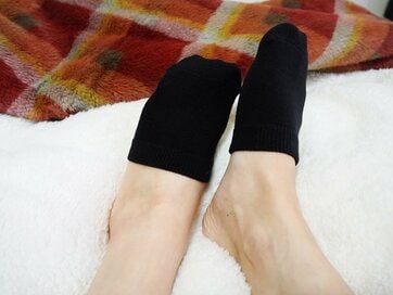 寒い時季に使えるミニ丈の「魔法のくつ下」。足先の末端冷え対策にもぴったり