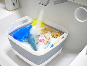 一家に一個！折りたためるバケツが漬けおきや掃除の救世主に