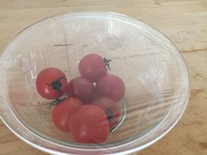 フチが平らだから、ラップをかけやすい&持ちやすい!