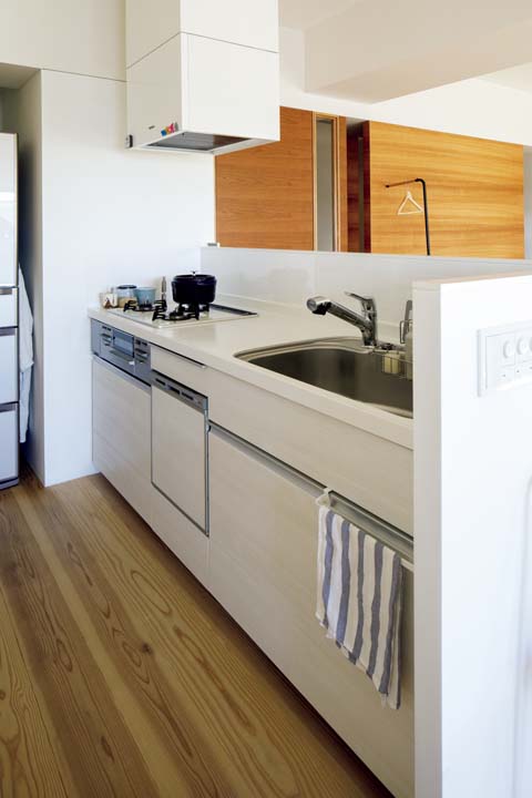 新品だったためそのまま利用したLIXILのキッチン