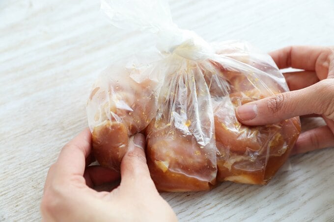 お肉を漬け込む