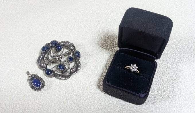 アンティークのアクセサリー